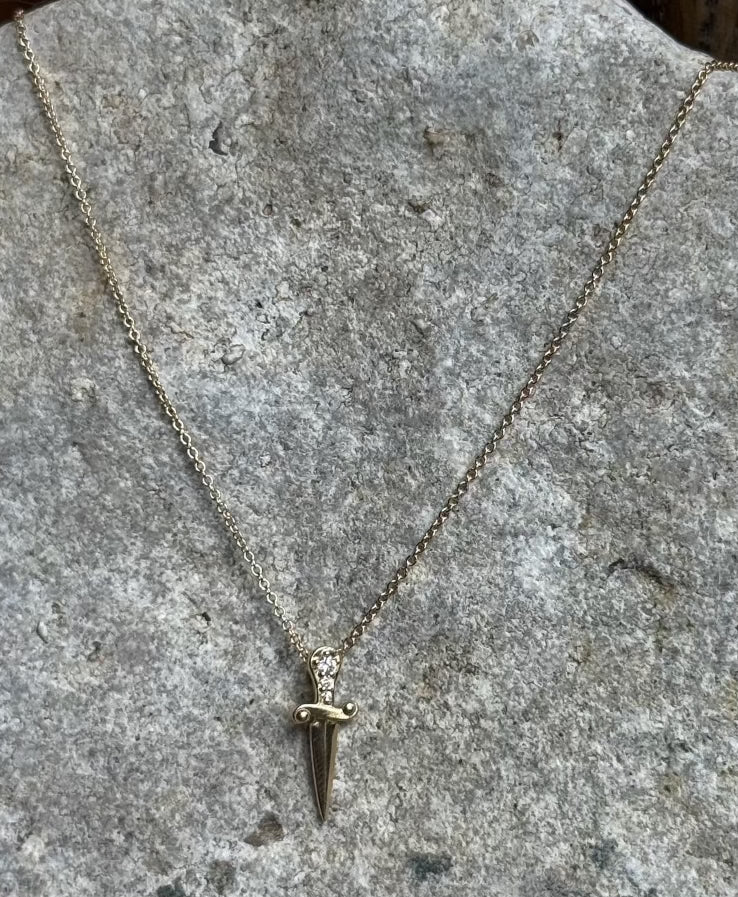 GOLDEN VALOR || Gold Diamond Dagger Necklace