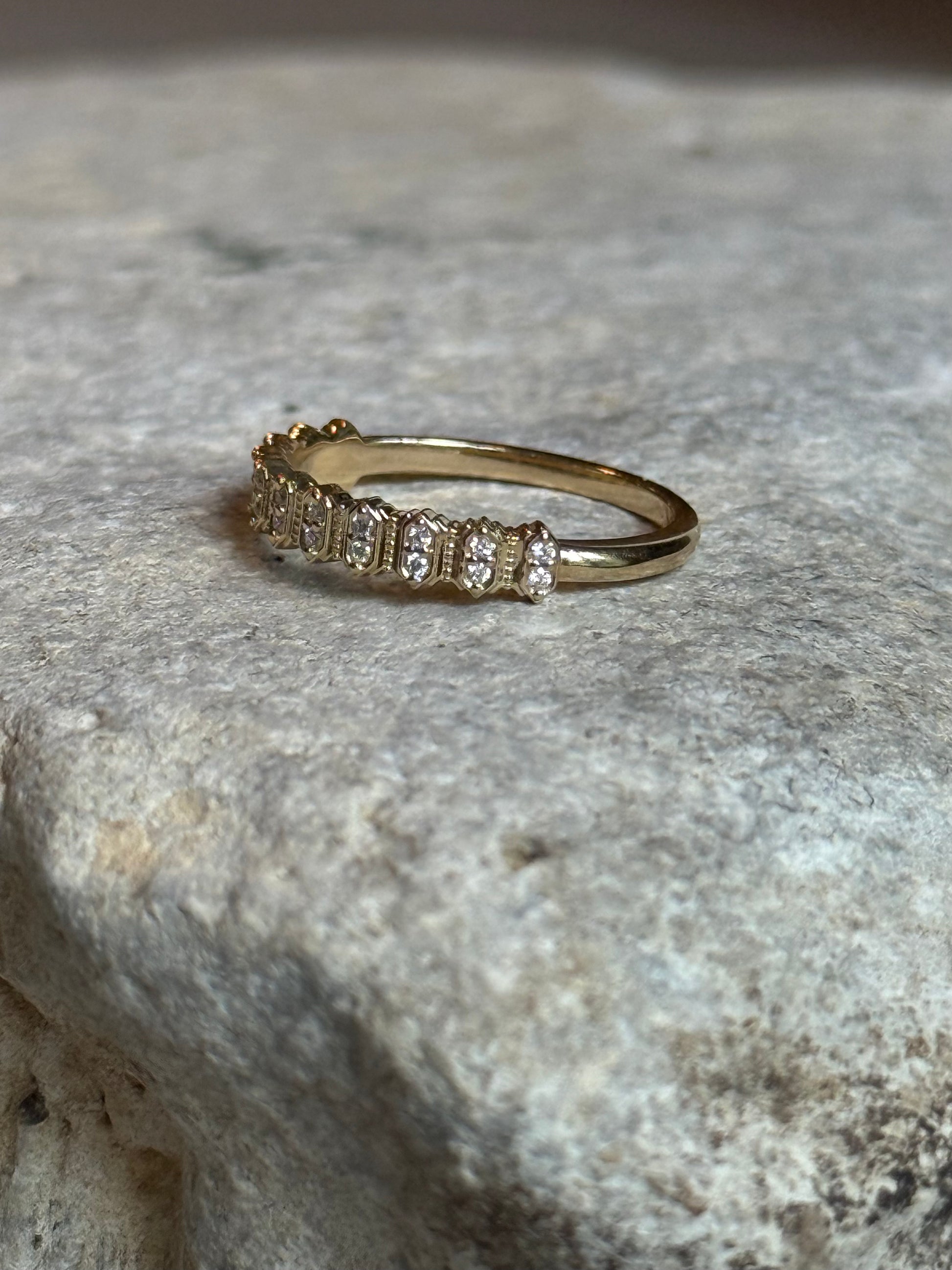 RADIANT HEIRLOOM BAND || Vintage Inspired Diamond Ring