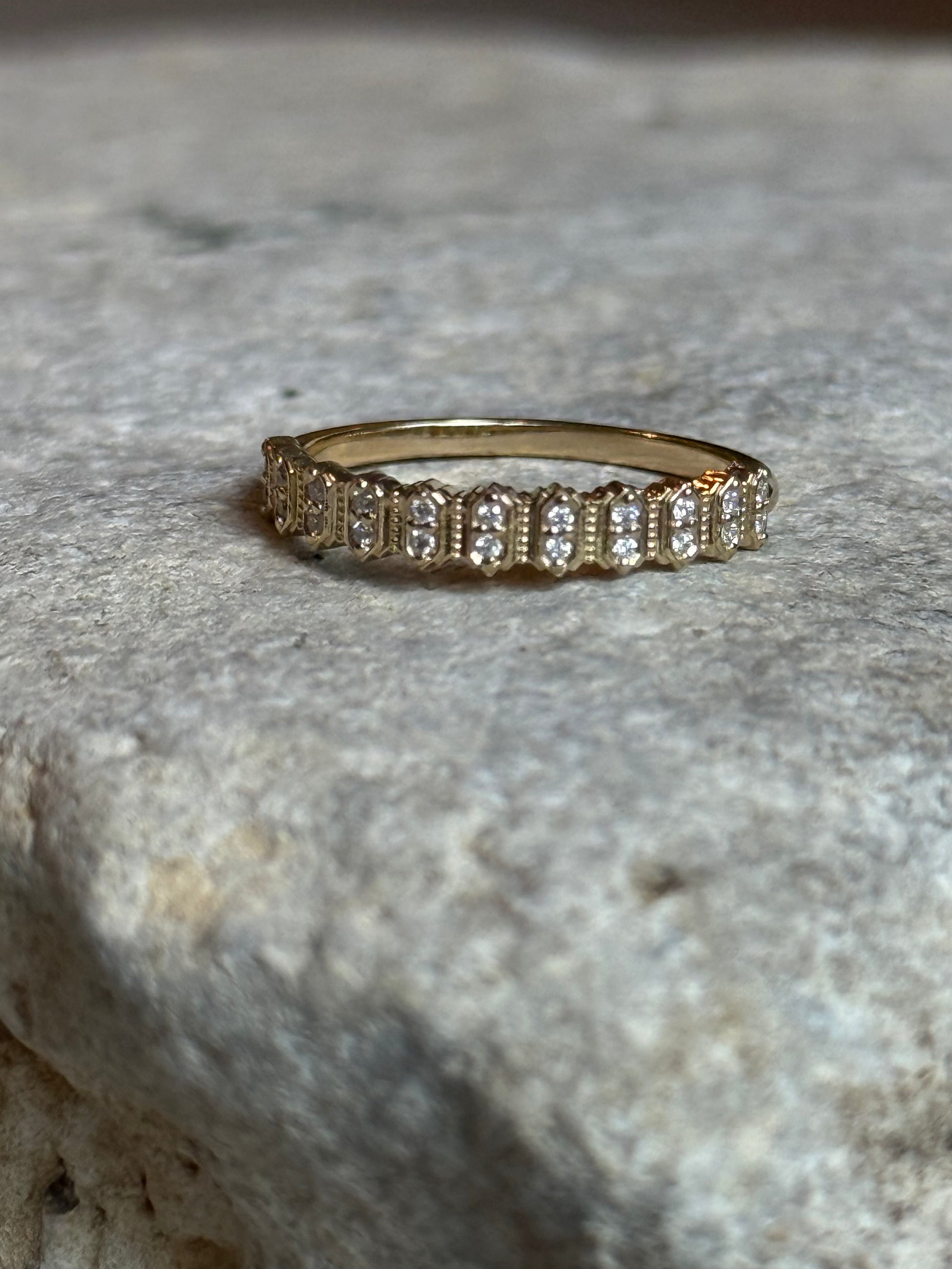 RADIANT HEIRLOOM BAND || Vintage Inspired Diamond Ring